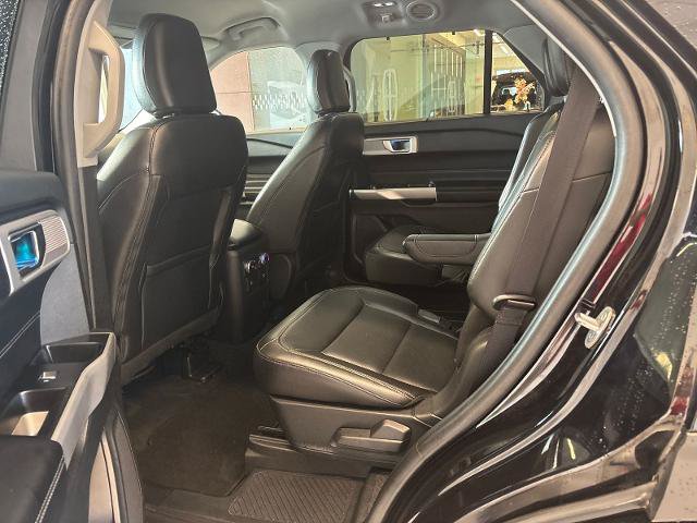 Certified 2022 Ford Explorer Limited AWD/4WD image 11