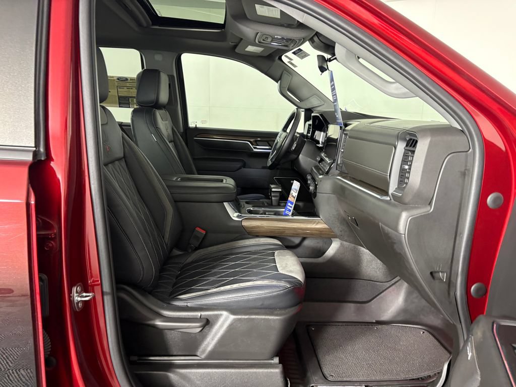 Used 2022 Chevrolet Silverado 1500 RST AWD/4WD image 36