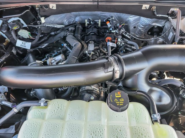 Certified 2025 Ford Expedition Platinum w/ Driver's Package image 32