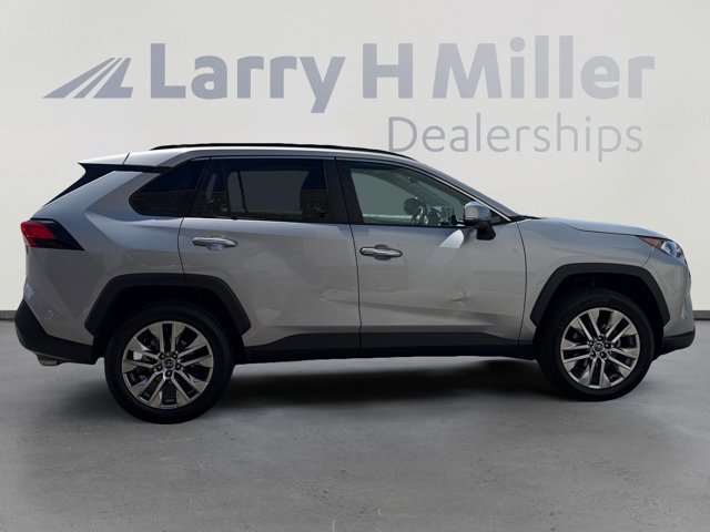 Used 2020 Toyota RAV4 Limited AWD/4WD image 6