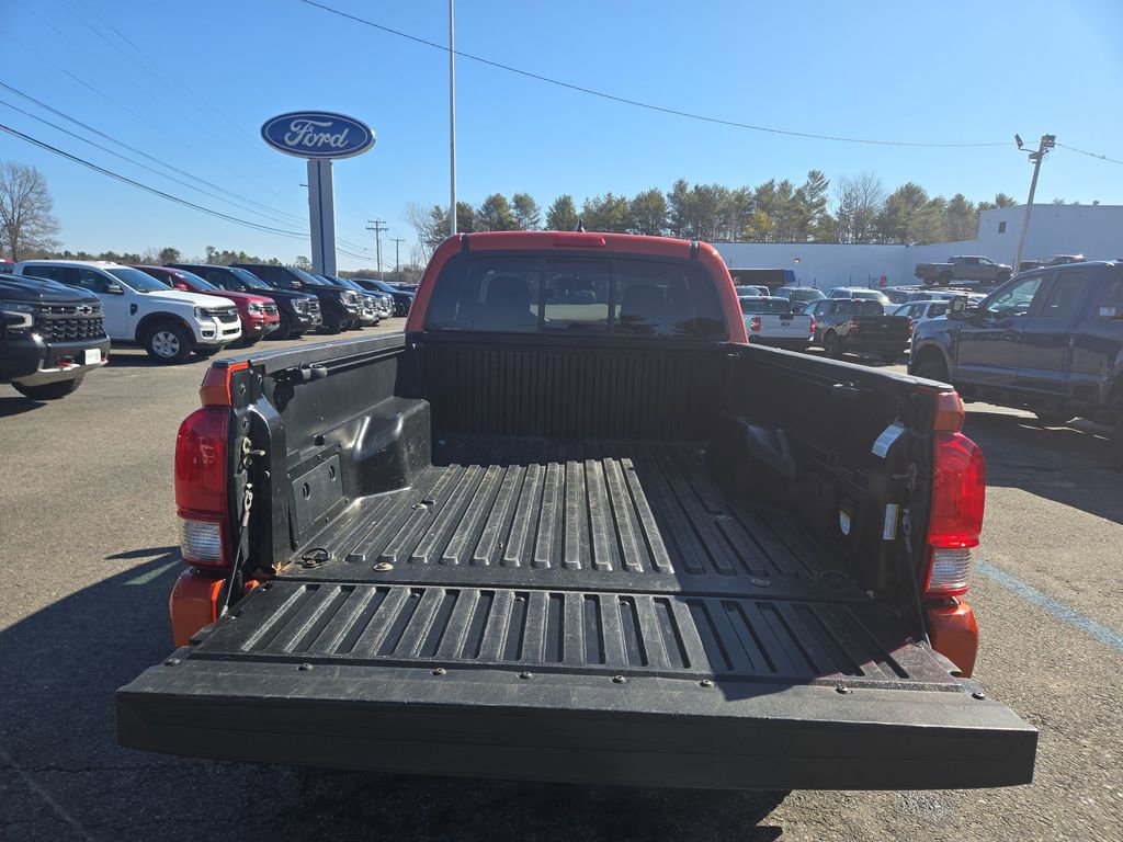 Used 2017 Toyota Tacoma TRD Sport w/ Tow Package (A/T) AWD/4WD image 3