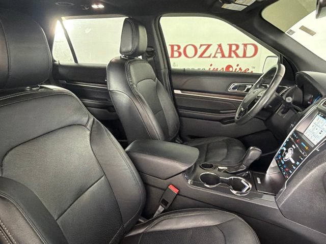 Certified 2018 Ford Explorer Limited w/ Equipment Group 301A FWD image 16