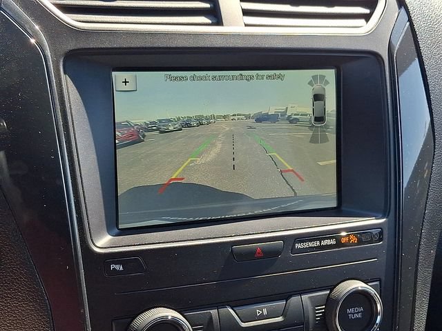 Certified 2018 Ford Explorer XLT w/ Equipment Group 202A AWD/4WD image 23