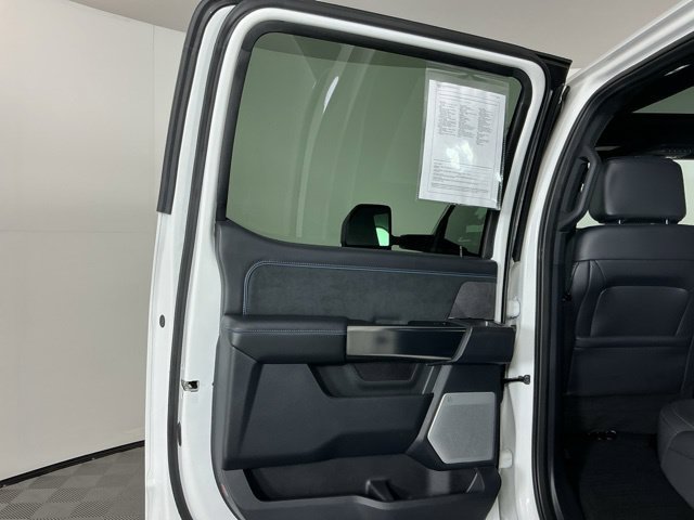 Certified 2025 Ford F350 Platinum w/ FX4 Off-Road Package AWD/4WD image 31