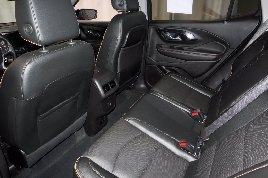 Used 2024 GMC Terrain AT4 w/ LPO, Floor Liner Package AWD/4WD image 21