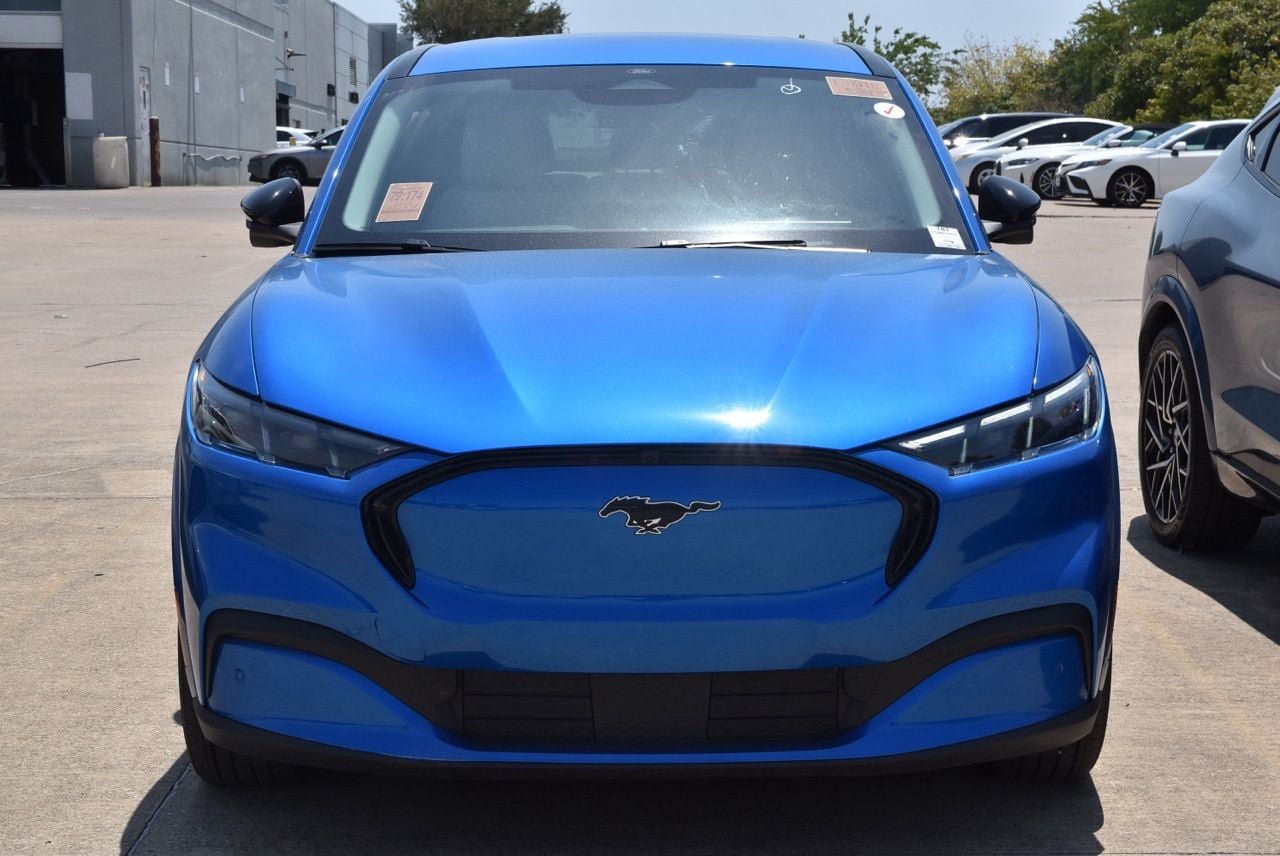 Certified 2025 Ford Mustang Mach-E Premium AWD/4WD image 3