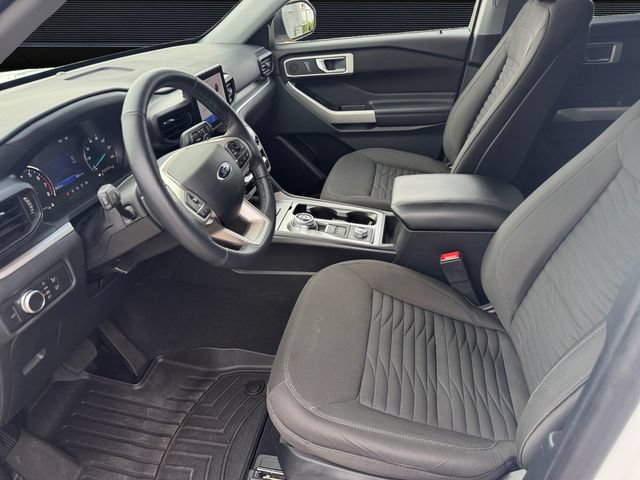 Certified 2020 Ford Explorer XLT w/ Comfort Package AWD/4WD image 9