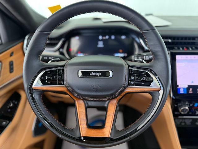 Used 2025 Jeep Grand Cherokee Summit AWD/4WD image 14