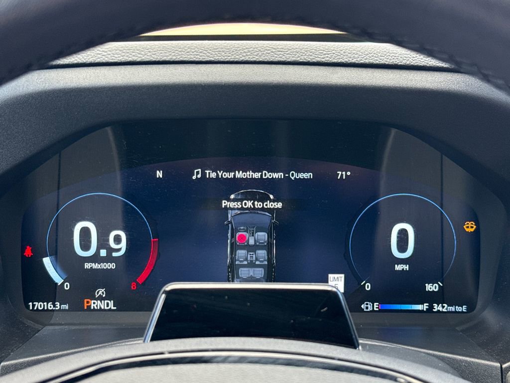 Certified 2025 Ford Explorer Platinum image 18