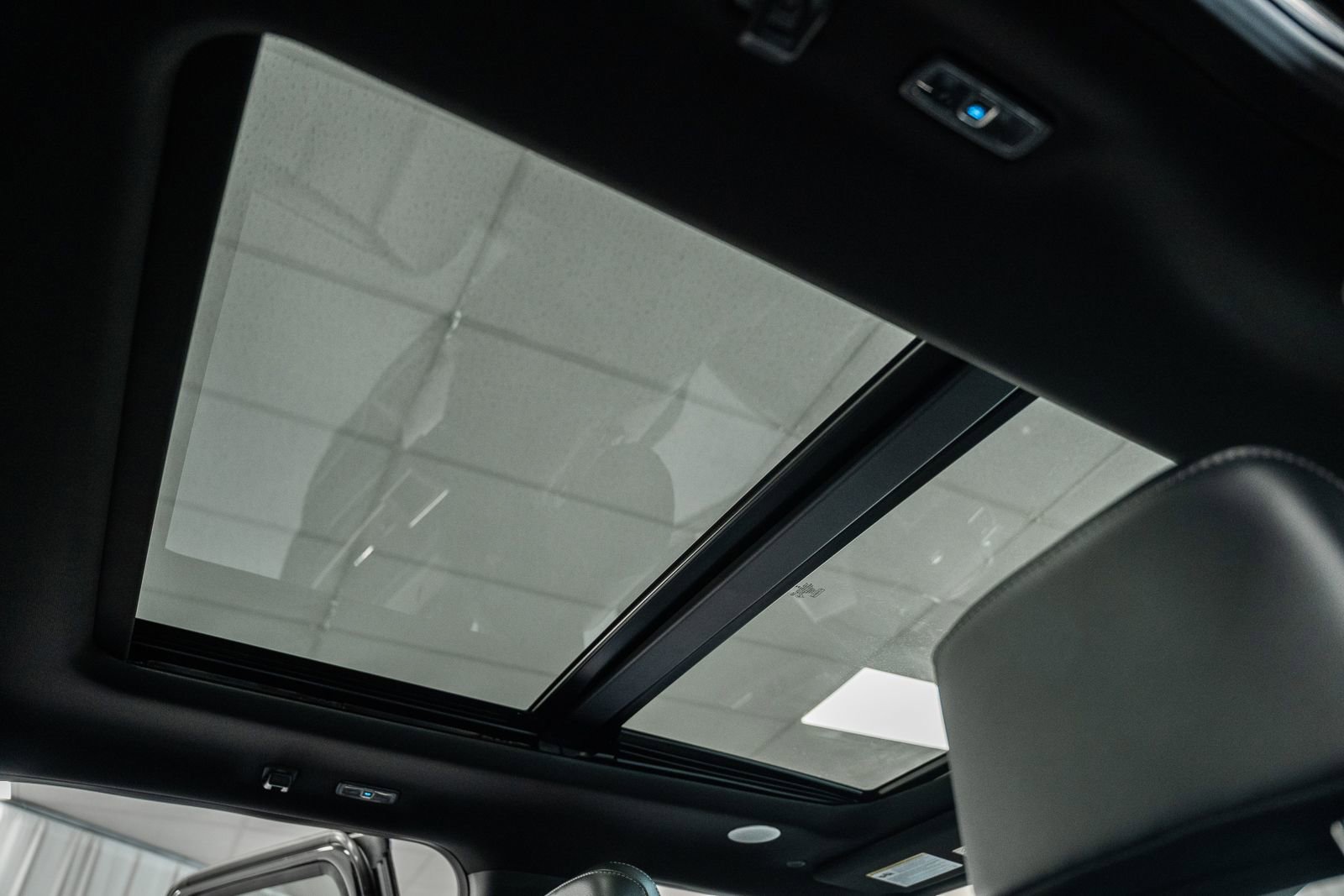 Certified 2024 Ford F150 Lariat w/ Equipment Group 502A High image 40