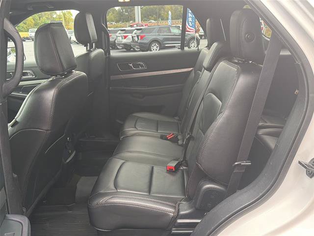 Certified 2018 Ford Explorer XLT w/ Equipment Group 202A AWD/4WD image 29