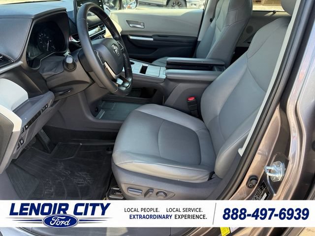 Used 2021 Toyota Sienna XLE FWD image 10