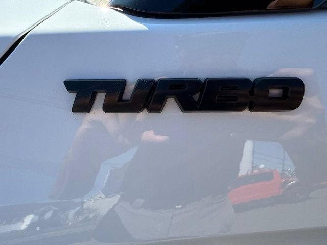 Used 2023 Chevrolet TrailBlazer RS w/ Sun and Liftgate Package AWD/4WD image 10