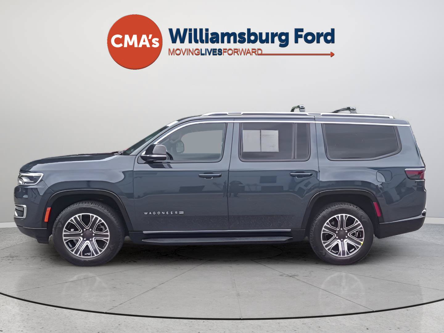 Used 2023 Jeep Wagoneer 4WD w/ Premium Group I image 2