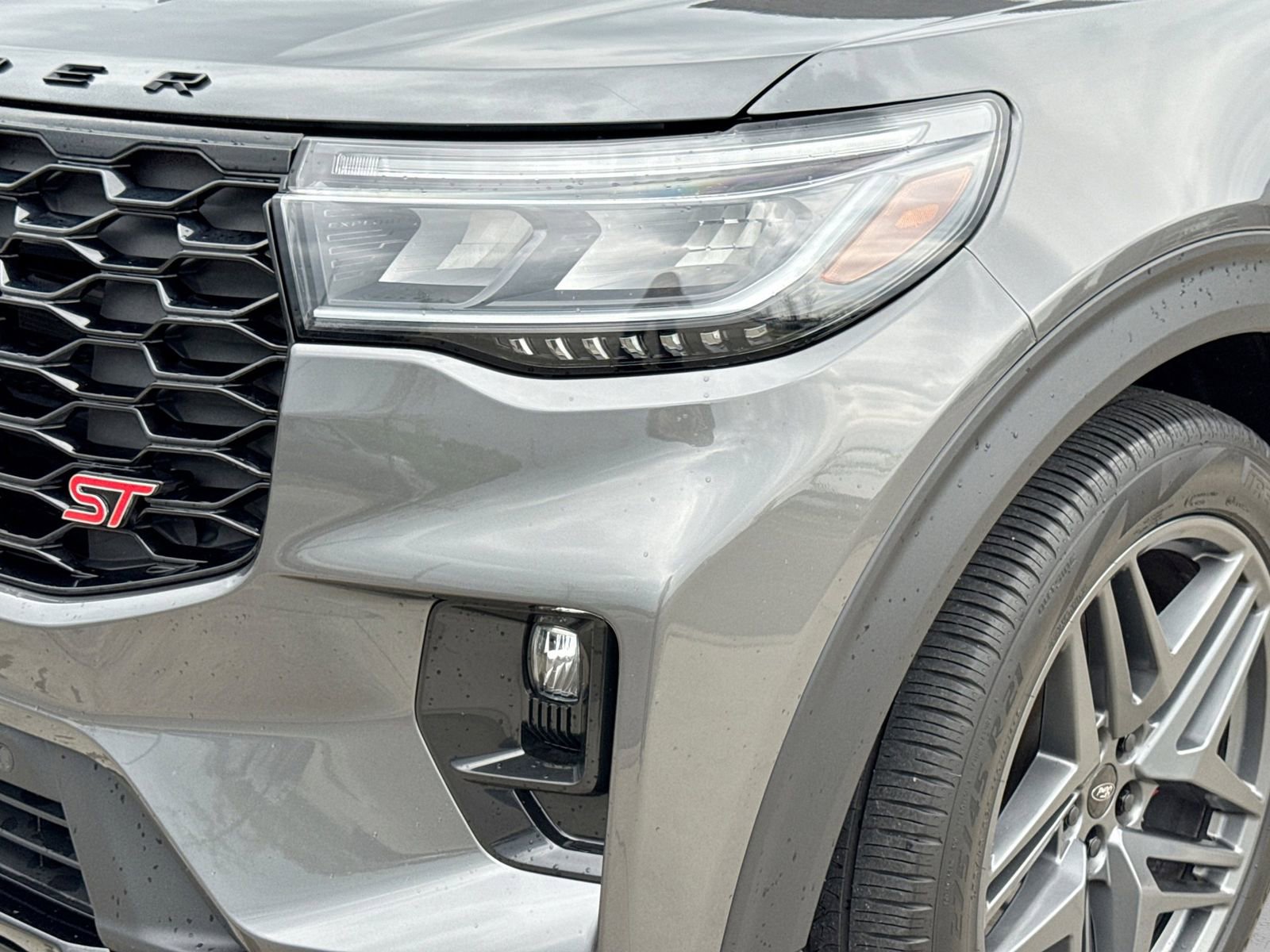Certified 2025 Ford Explorer ST AWD/4WD image 13