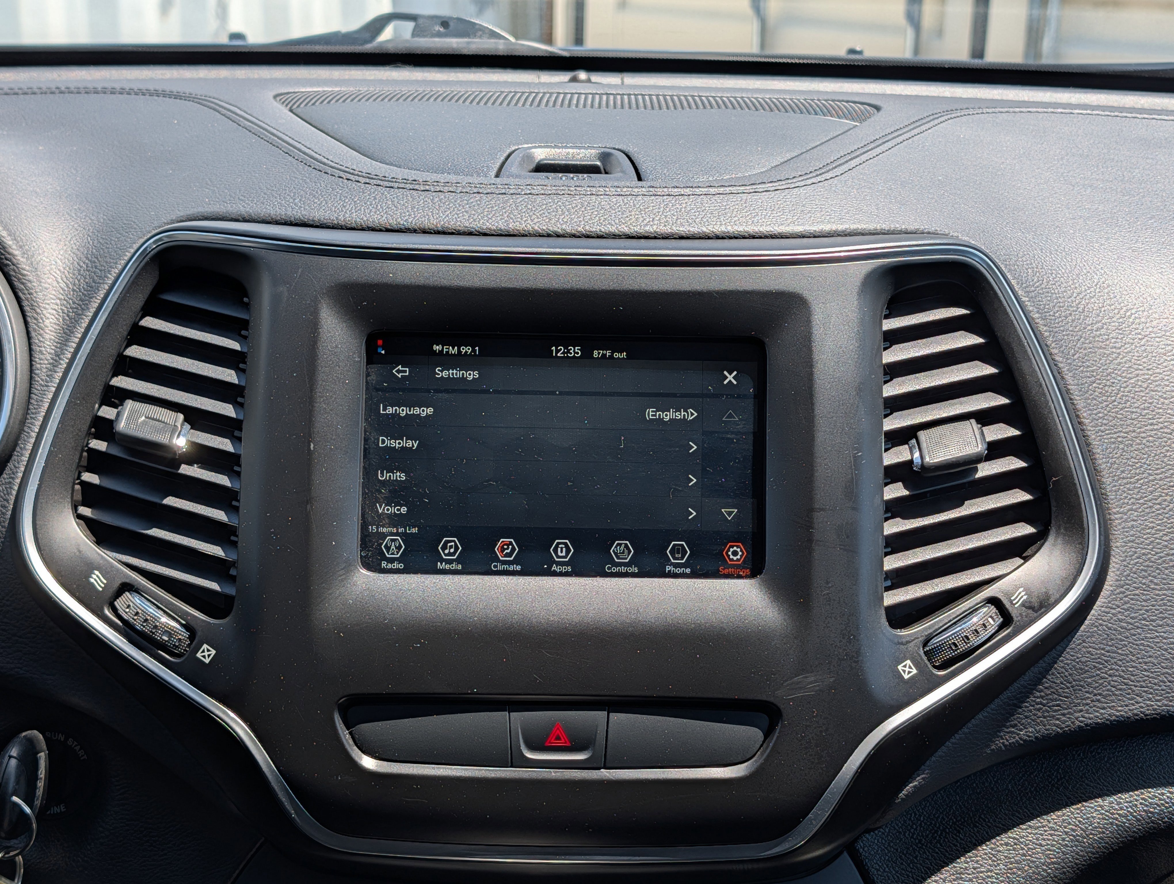 Used 2020 Jeep Cherokee Latitude w/ Cold Weather Group AWD/4WD image 17