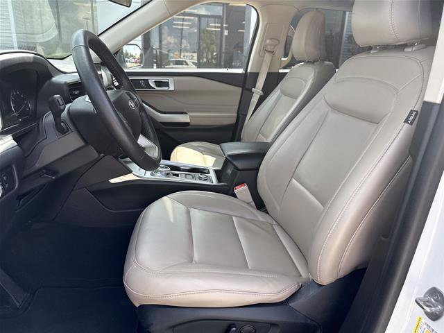 Certified 2023 Ford Explorer XLT w/ Equipment Group 202A AWD/4WD image 4