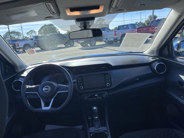 Used 2022 Nissan Kicks SV image 17