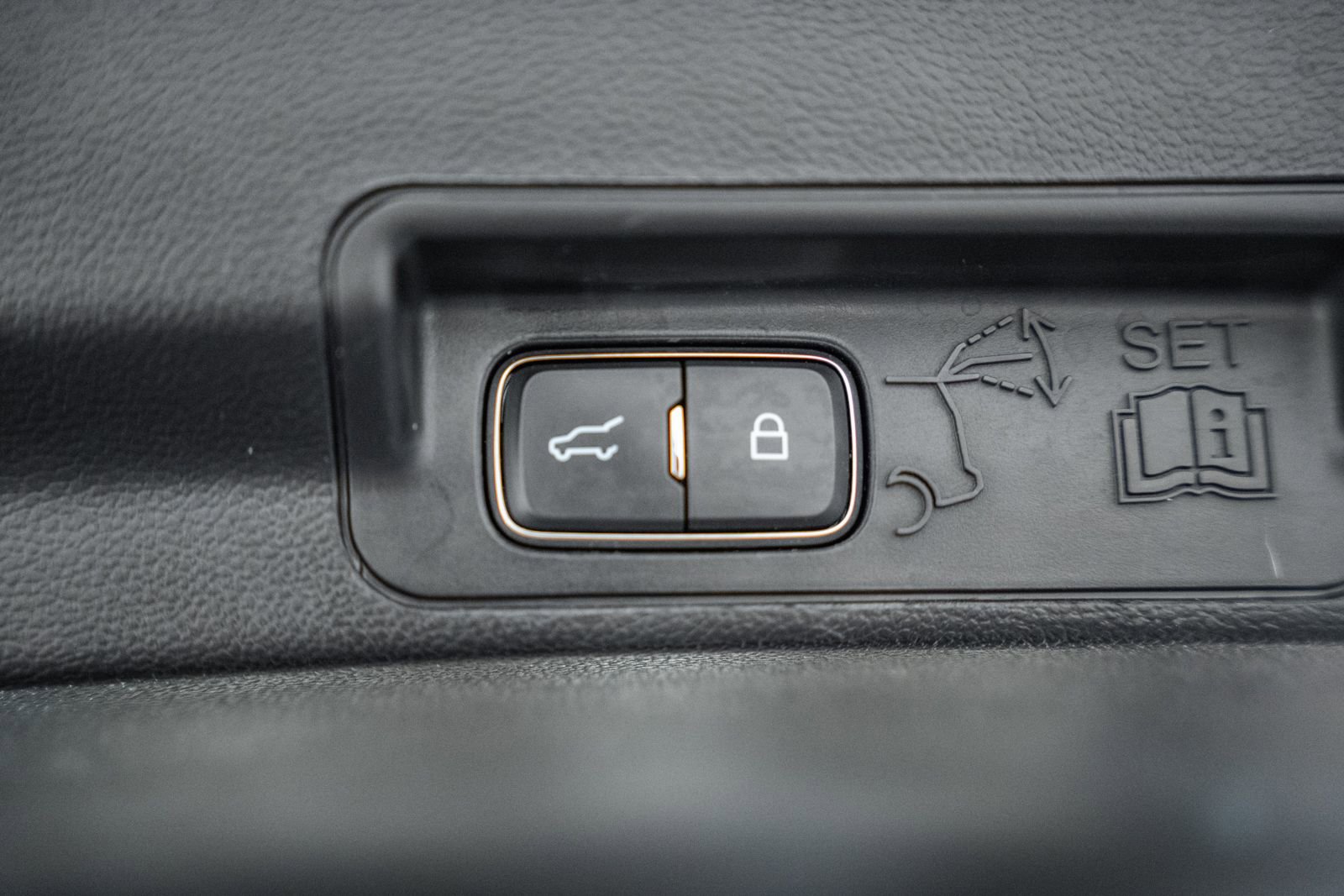 Certified 2020 Ford Explorer Limited image 23