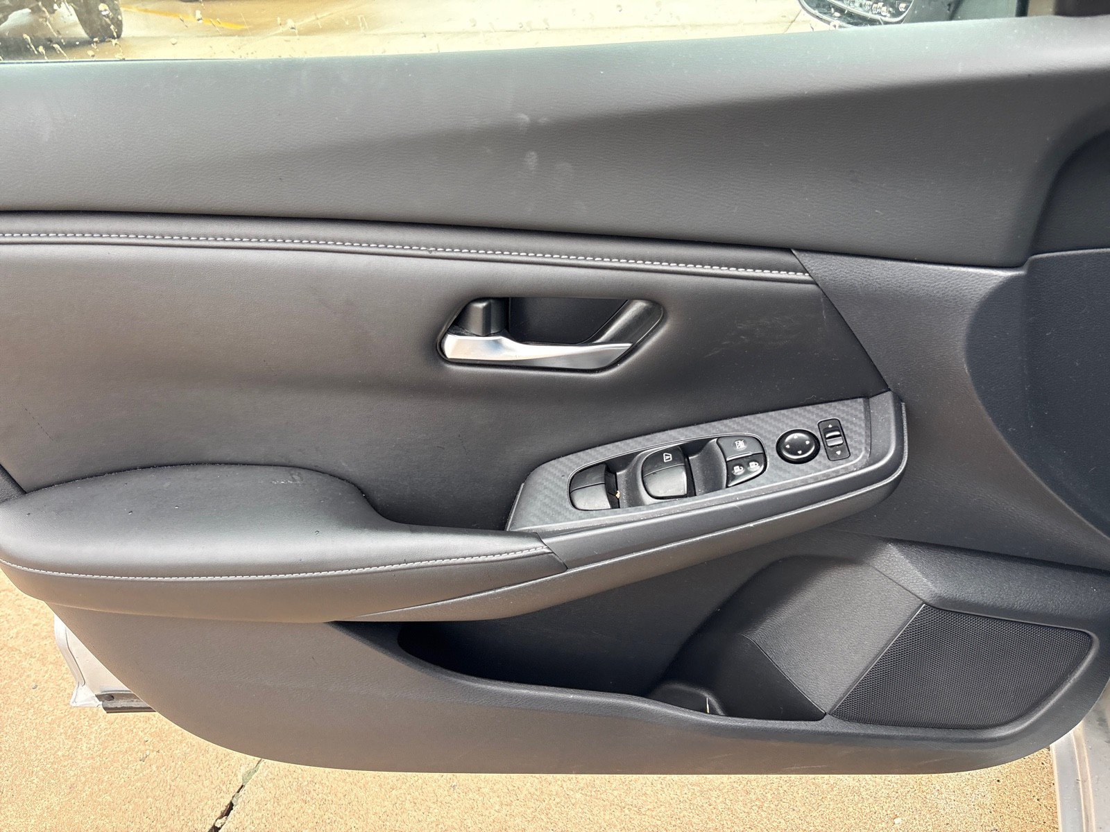 Used 2022 Nissan Sentra SV FWD image 12