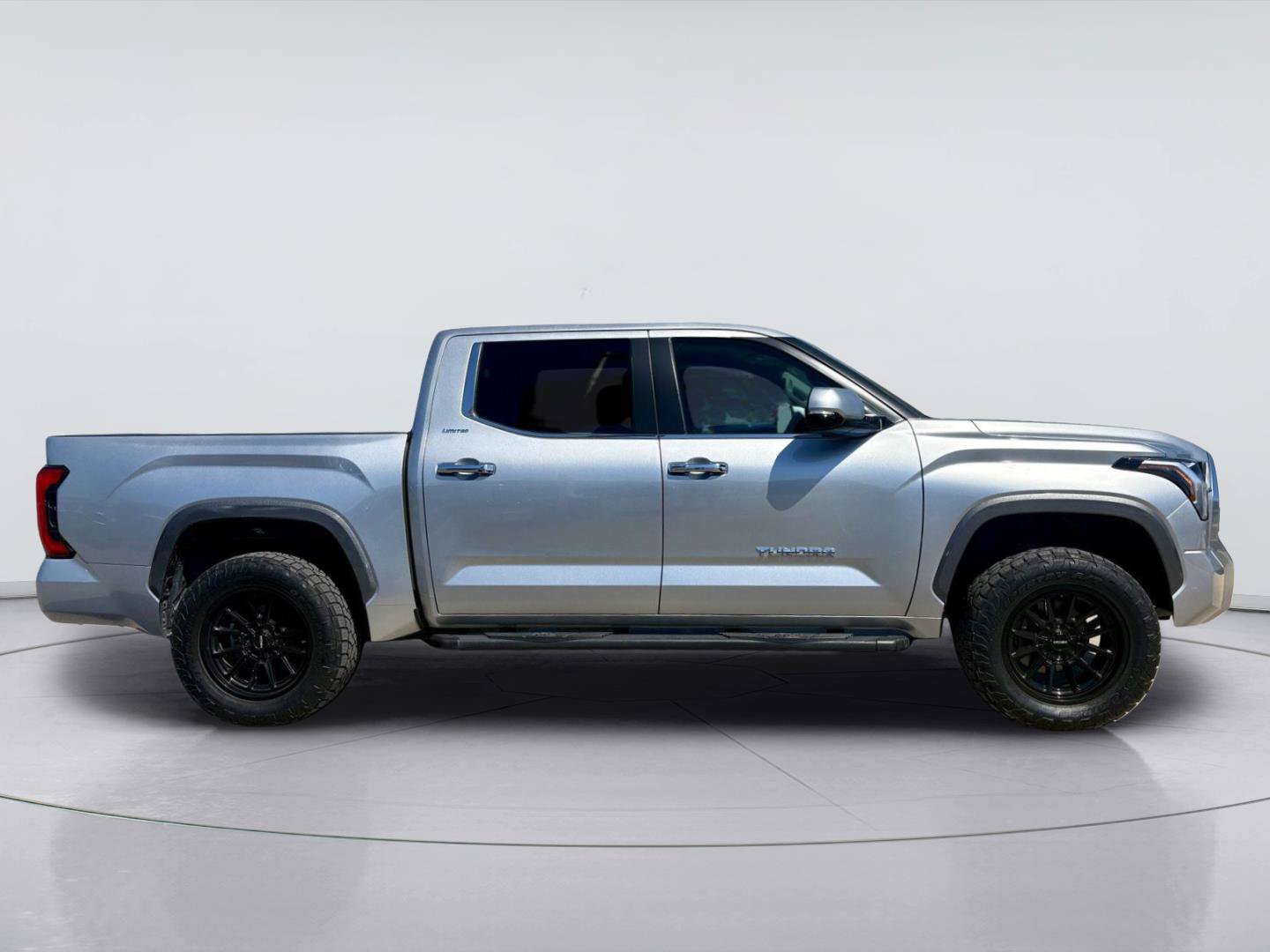 Used 2024 Toyota Tundra Limited w/ Power Package AWD/4WD image 2