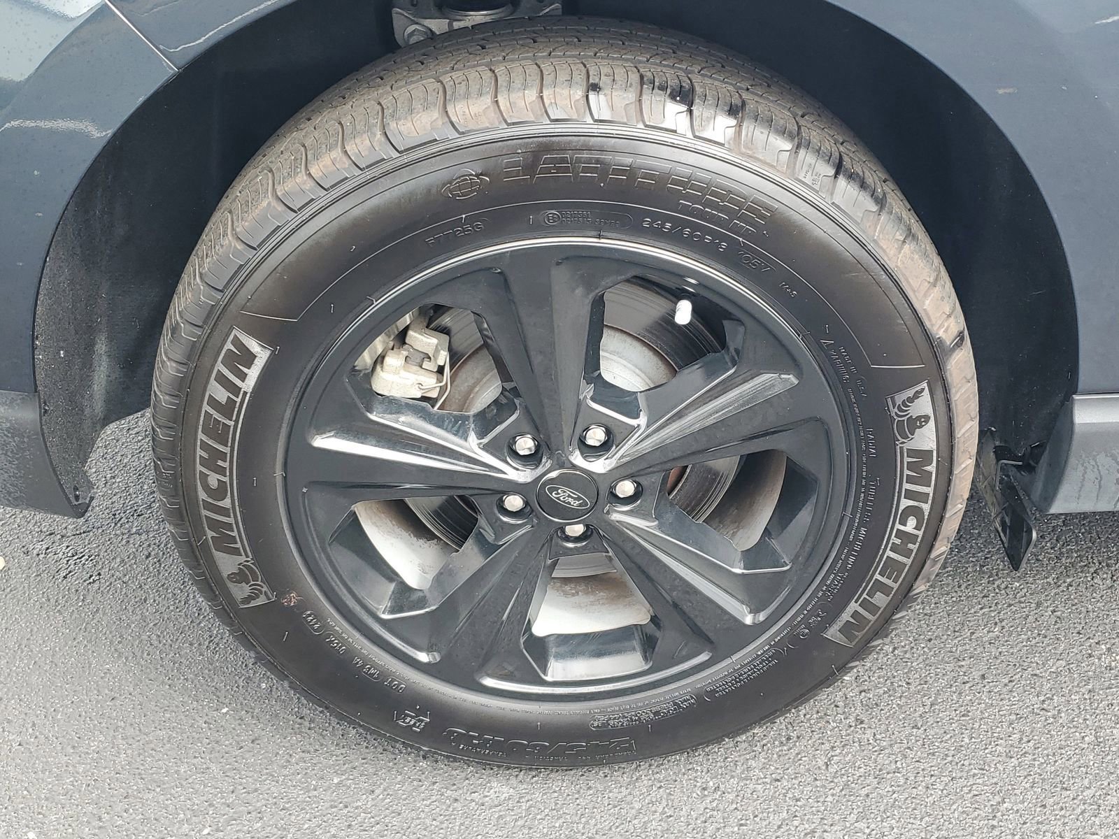 Certified 2024 Ford Edge SE image 5