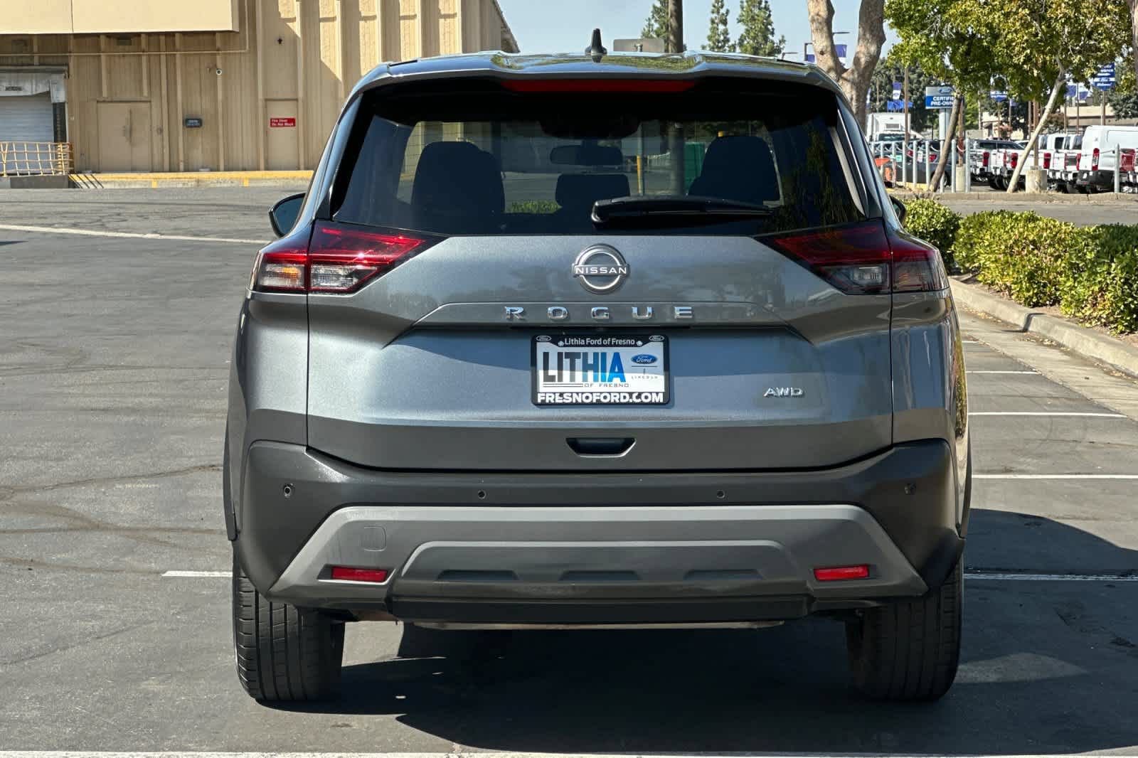 Used 2023 Nissan Rogue S AWD/4WD image 8