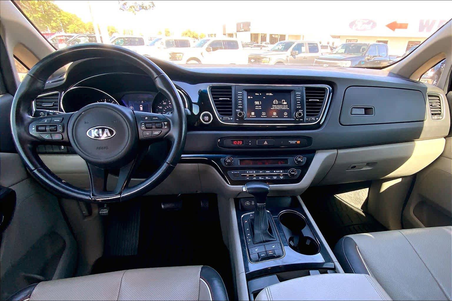 Used 2017 Kia Sedona EX FWD image 15