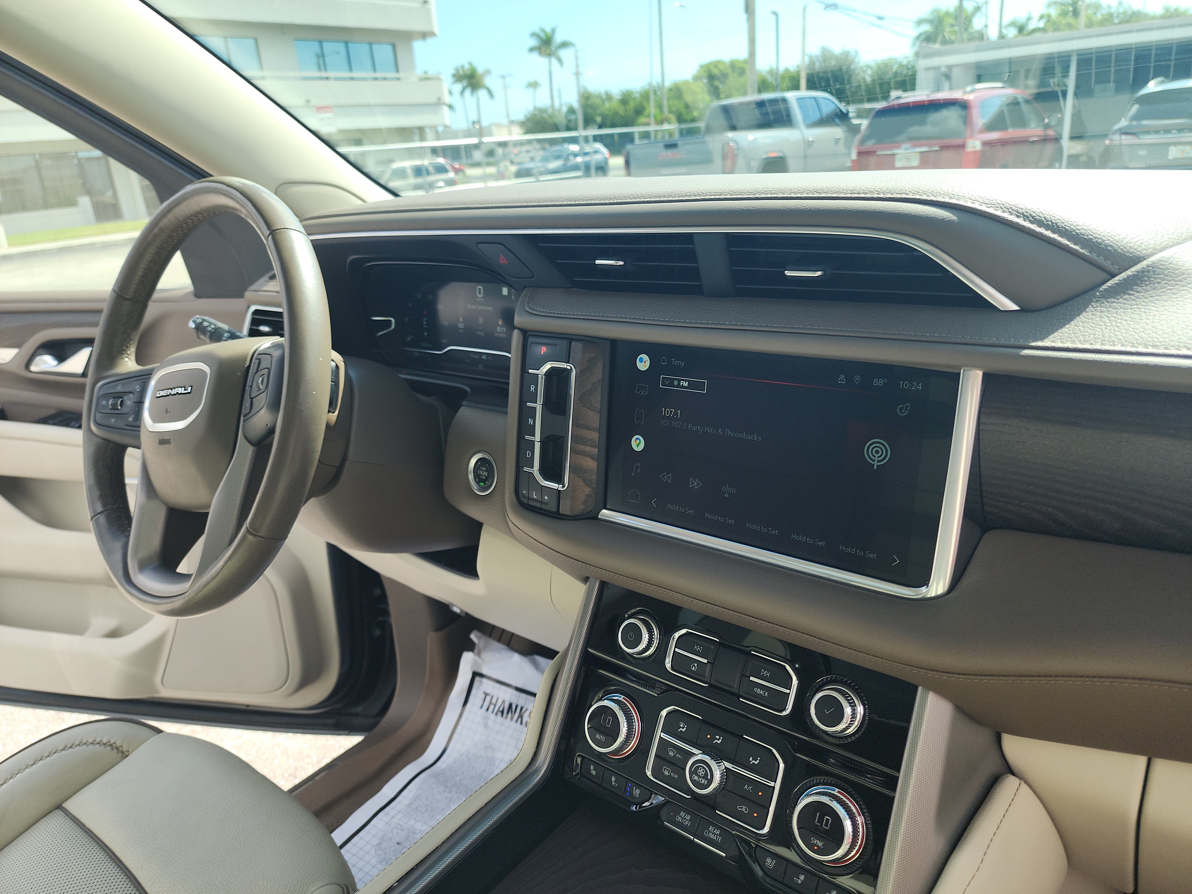 Used 2022 GMC Yukon XL Denali RWD image 34