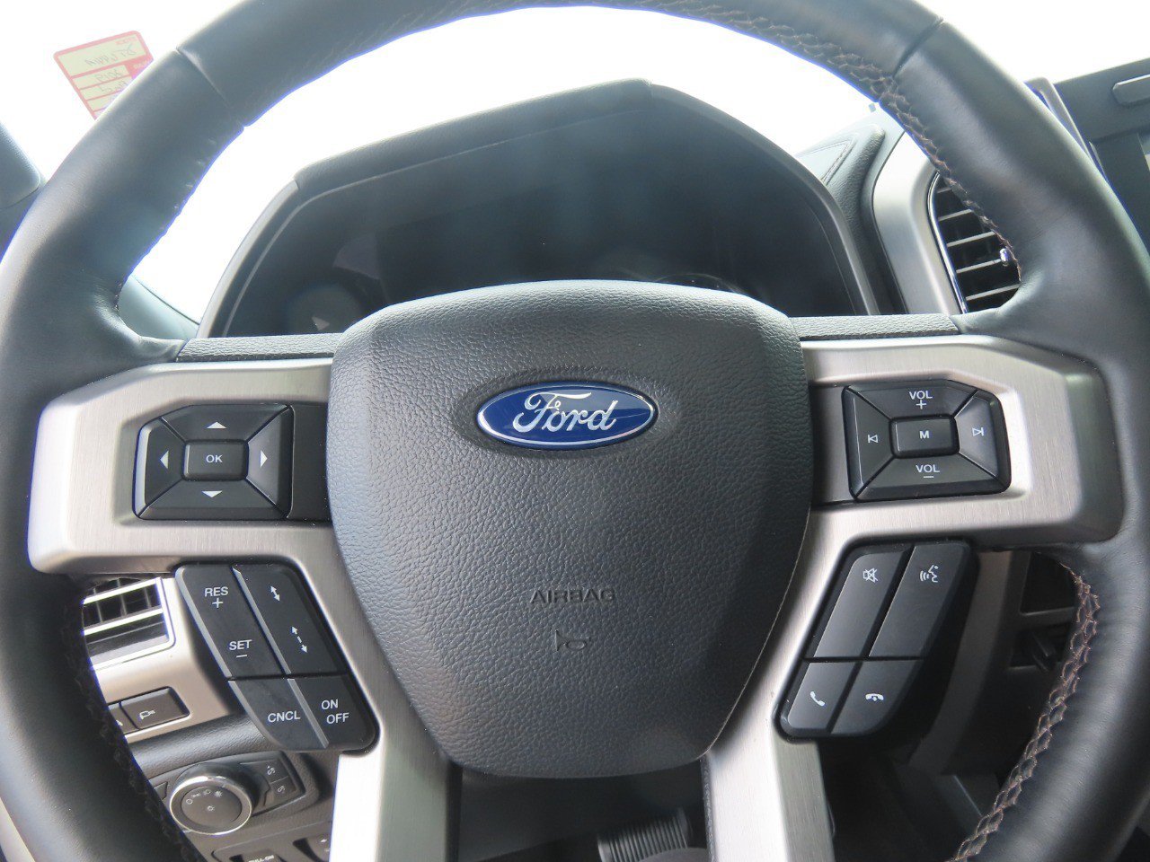 Certified 2019 Ford F150 Platinum w/ Equipment Group 701A Luxury AWD/4WD image 26