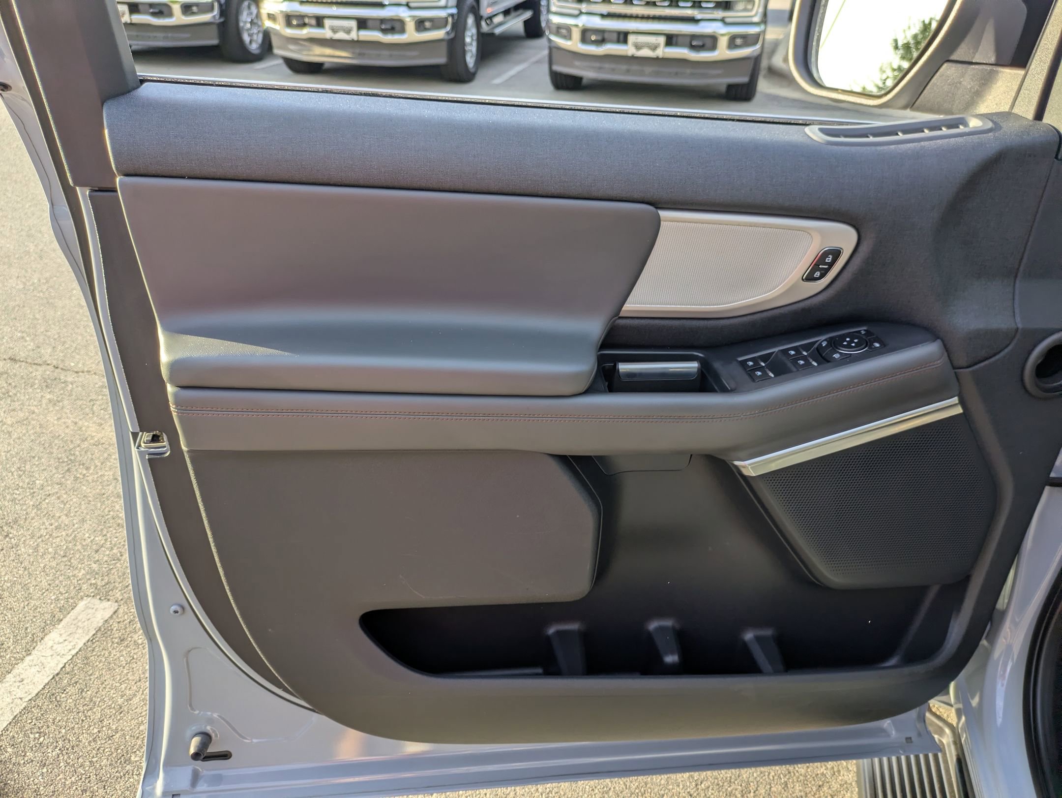 Certified 2025 Ford Expedition Max Active AWD/4WD image 15