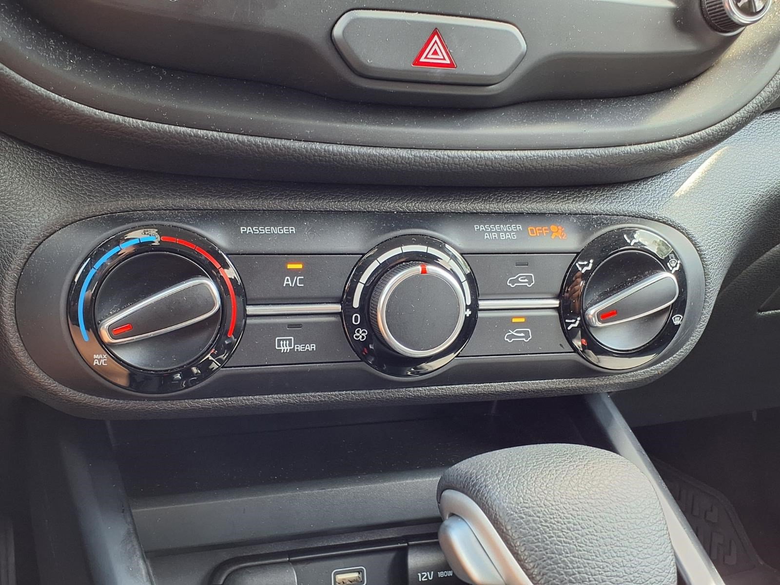 Used 2023 Kia Soul LX w/ LX Technology Package FWD image 21