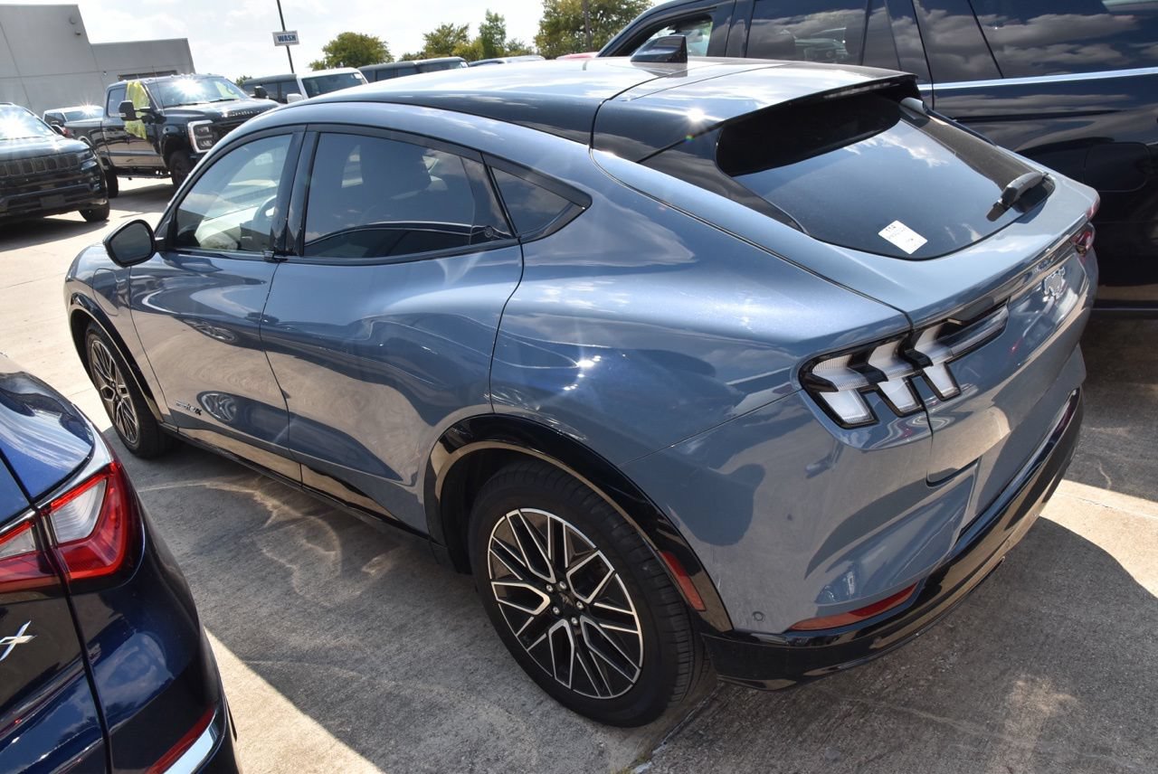 Certified 2024 Ford Mustang Mach-E Premium AWD/4WD image 9