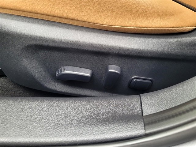 Used 2020 Nissan Sentra SV w/ SV Premium Package image 12