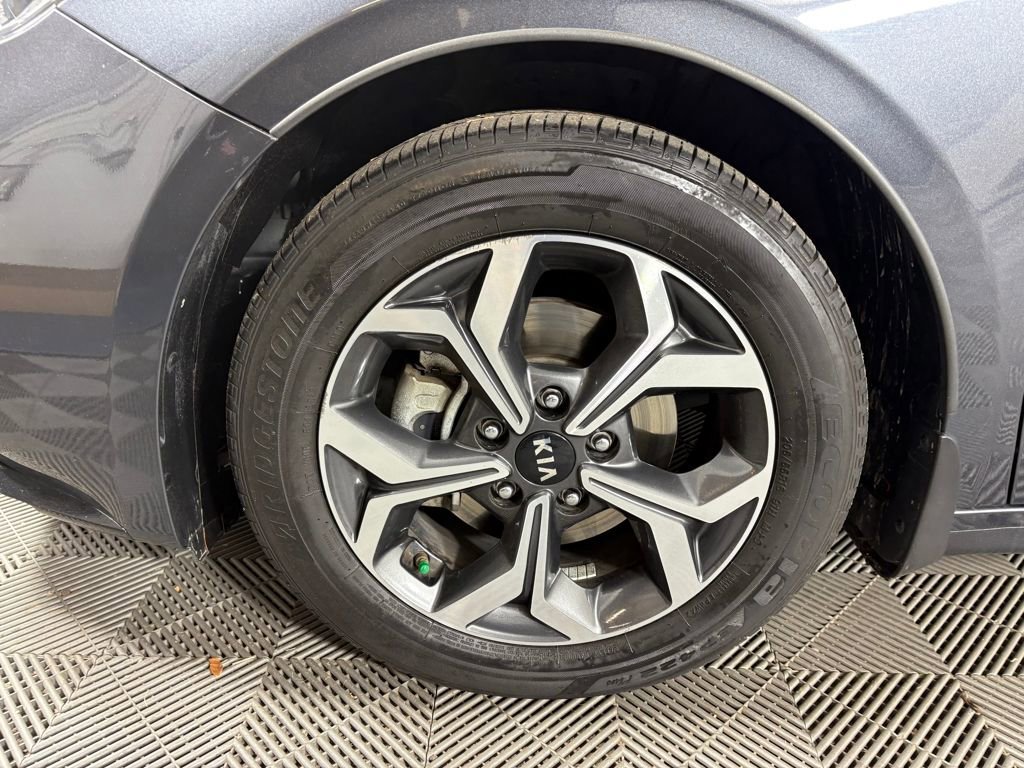 Used 2019 Kia Forte LXS image 11