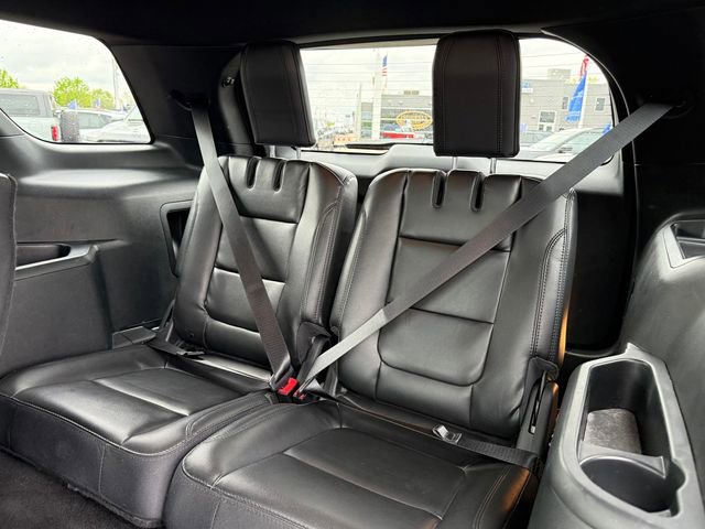 Certified 2018 Ford Explorer XLT w/ Equipment Group 202A FWD image 10