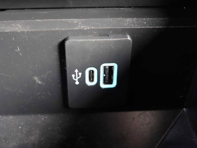 Certified 2024 Ford F350 Platinum image 35