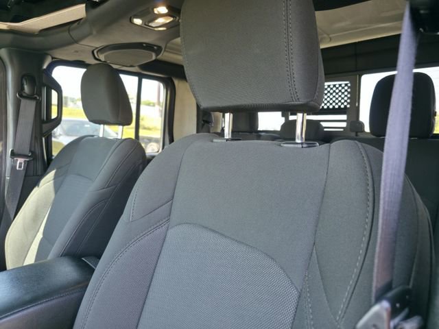 Used 2023 Jeep Gladiator Sport image 13