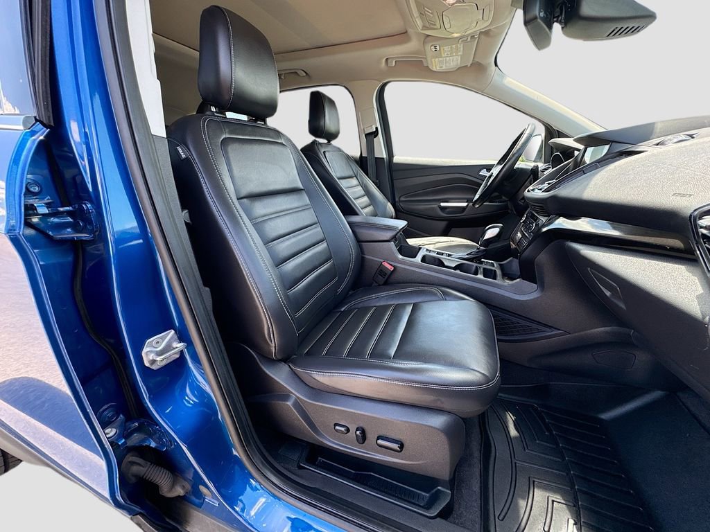 Certified 2019 Ford Escape Titanium FWD image 32