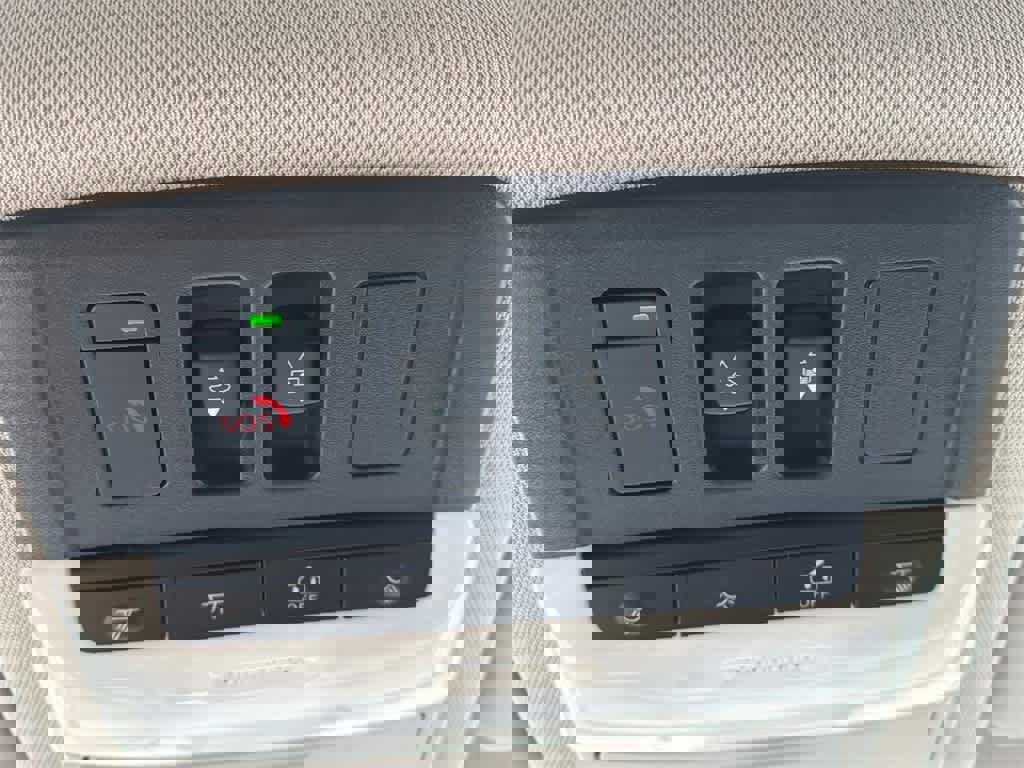 Used 2024 Nissan Rogue SV w/ SV Premium Package image 31