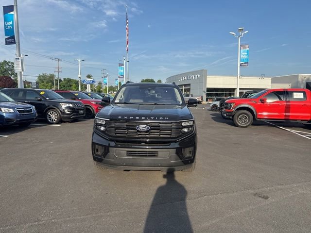 Certified 2025 Ford Expedition Active AWD/4WD image 2
