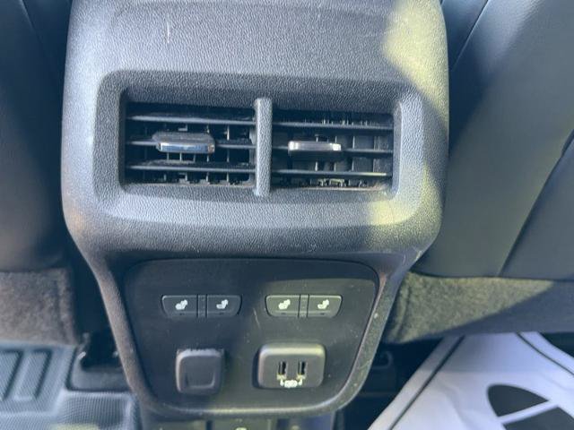 Used 2018 Chevrolet Equinox Premier w/ Infotainment II Package AWD/4WD image 11