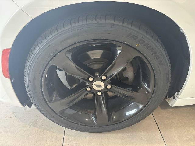 Used 2017 Dodge Charger R/T w/ Driver Convenience Group RWD image 32