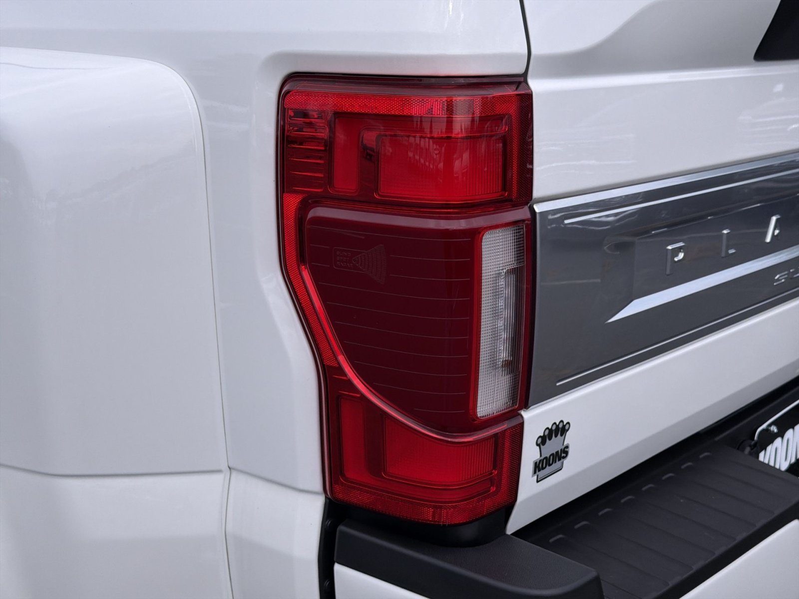 Certified 2022 Ford F450 Platinum w/ FX4 Off-Road Package AWD/4WD image 18