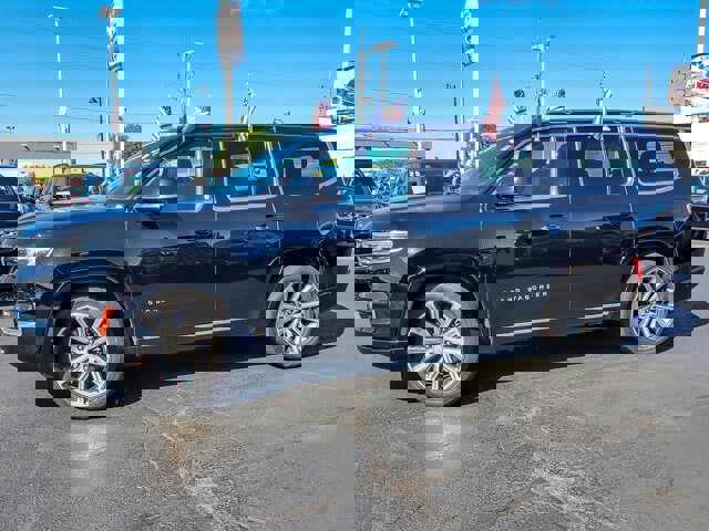 Used 2023 Jeep Grand Wagoneer 4WD image 5