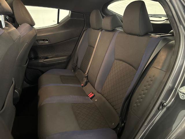 Used 2020 Toyota C-HR XLE FWD image 28
