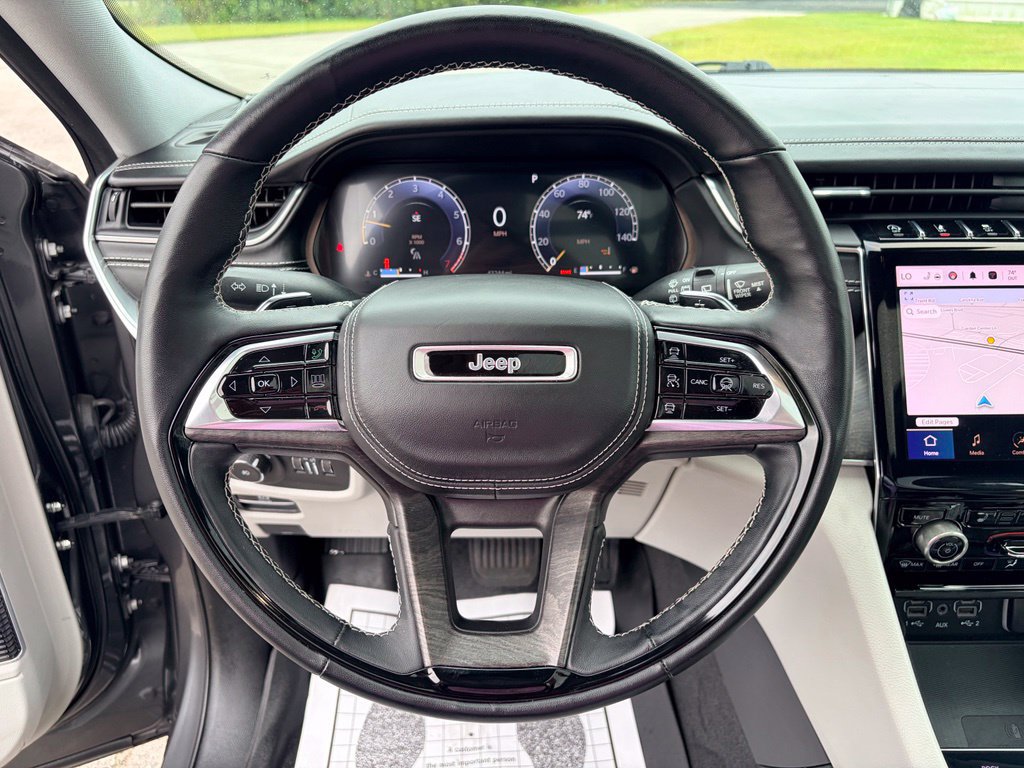 Used 2022 Jeep Grand Cherokee L Overland w/ Advanced Protech Group III AWD/4WD image 8