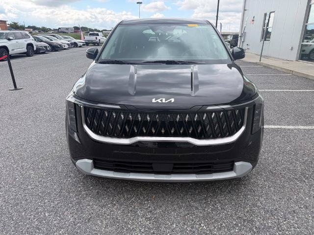 Used 2025 Kia Carnival FWD image 3
