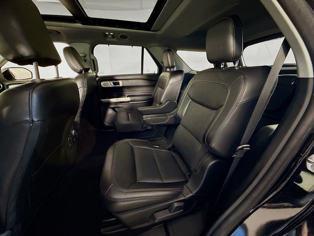 Certified 2023 Ford Explorer Limited w/ Limited Technology Package image 26