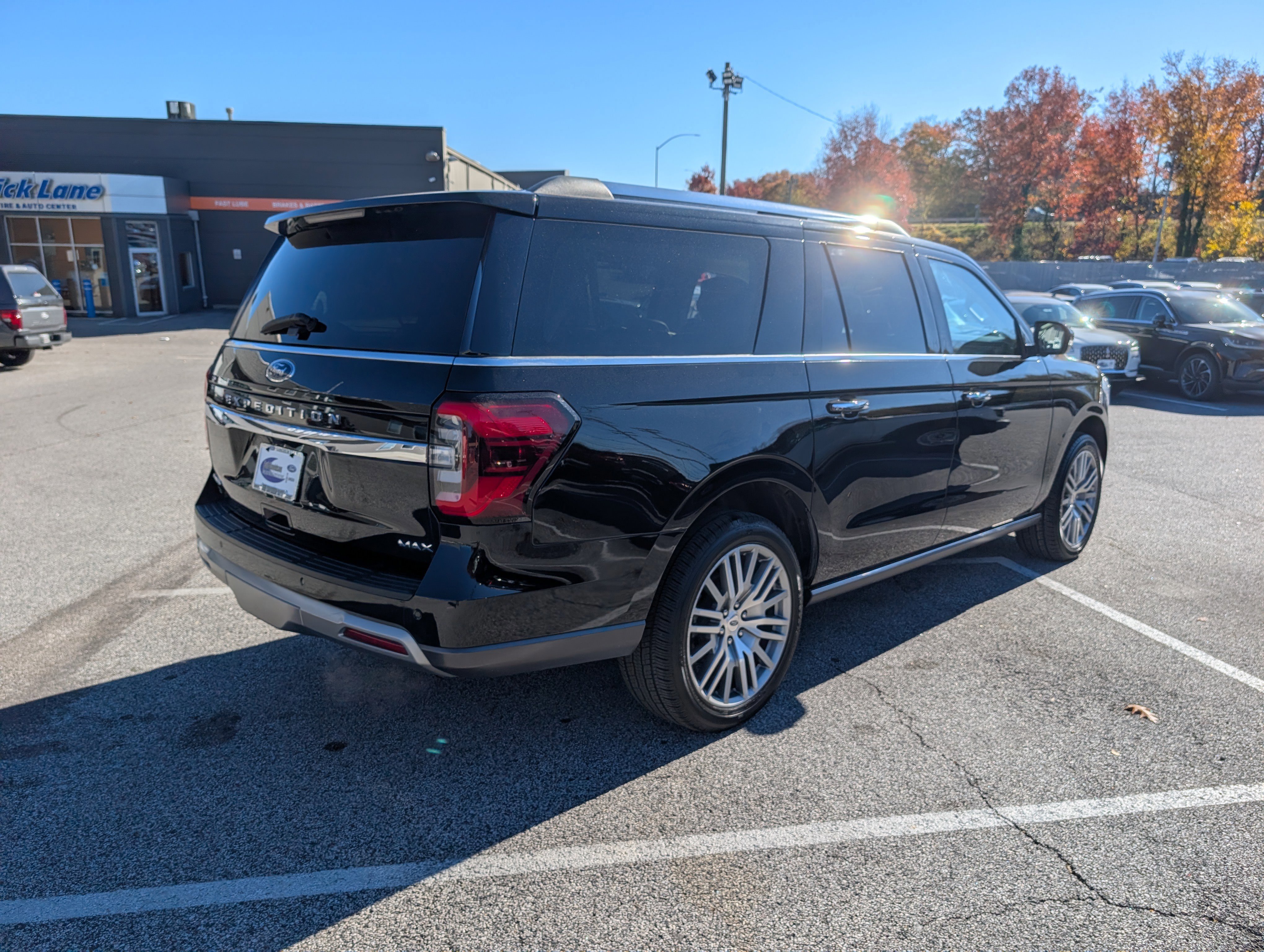 Certified 2022 Ford Expedition Max Limited image 4